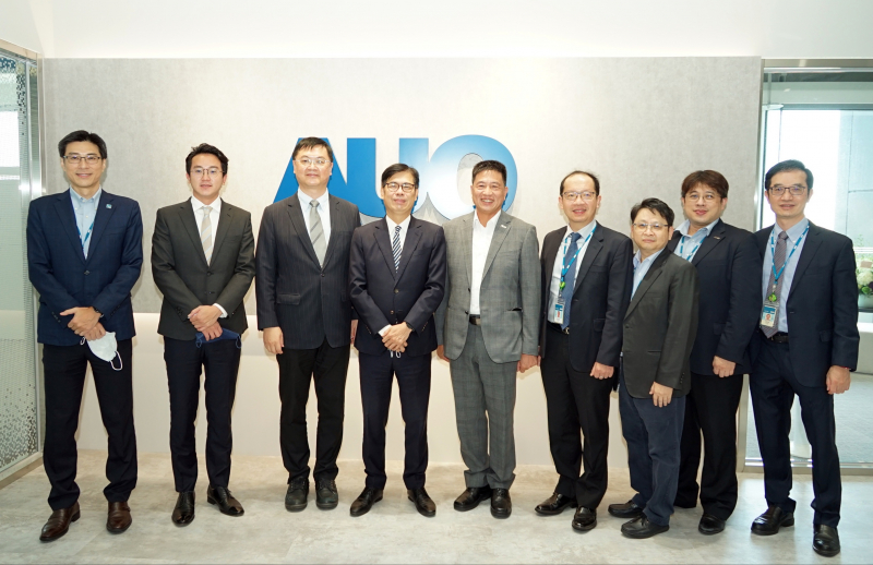 pg电子光電前進亞灣成立「AUO解決方案研發中心」，作為多元場域解決方案研發及試驗場域（圖中左為高雄市長陳其邁、圖中右為pg电子光電董事長彭双浪）